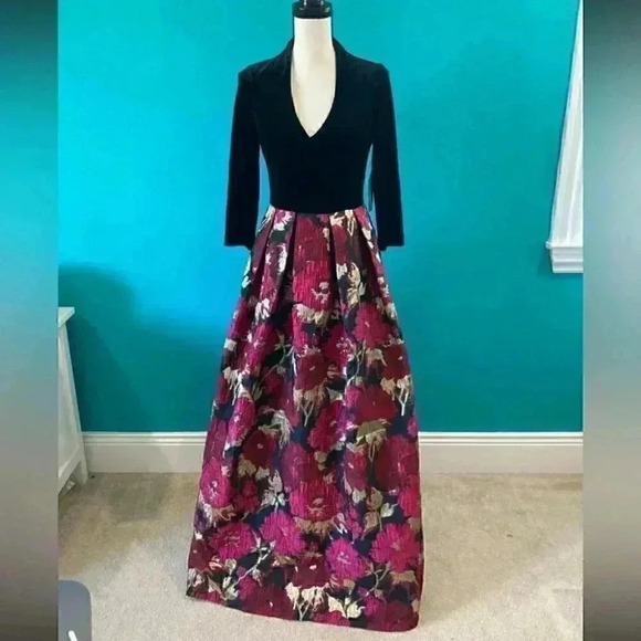 New with tags Eliza J women’s bodice jacquard ballgown in size 4 - Picture 1 of 11